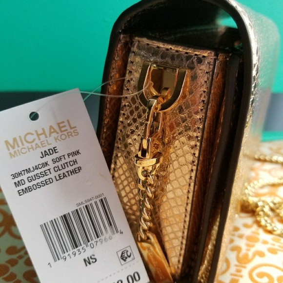 SOLD!!New Michael kors MD Gusset Clutch - Picture 3 of 4